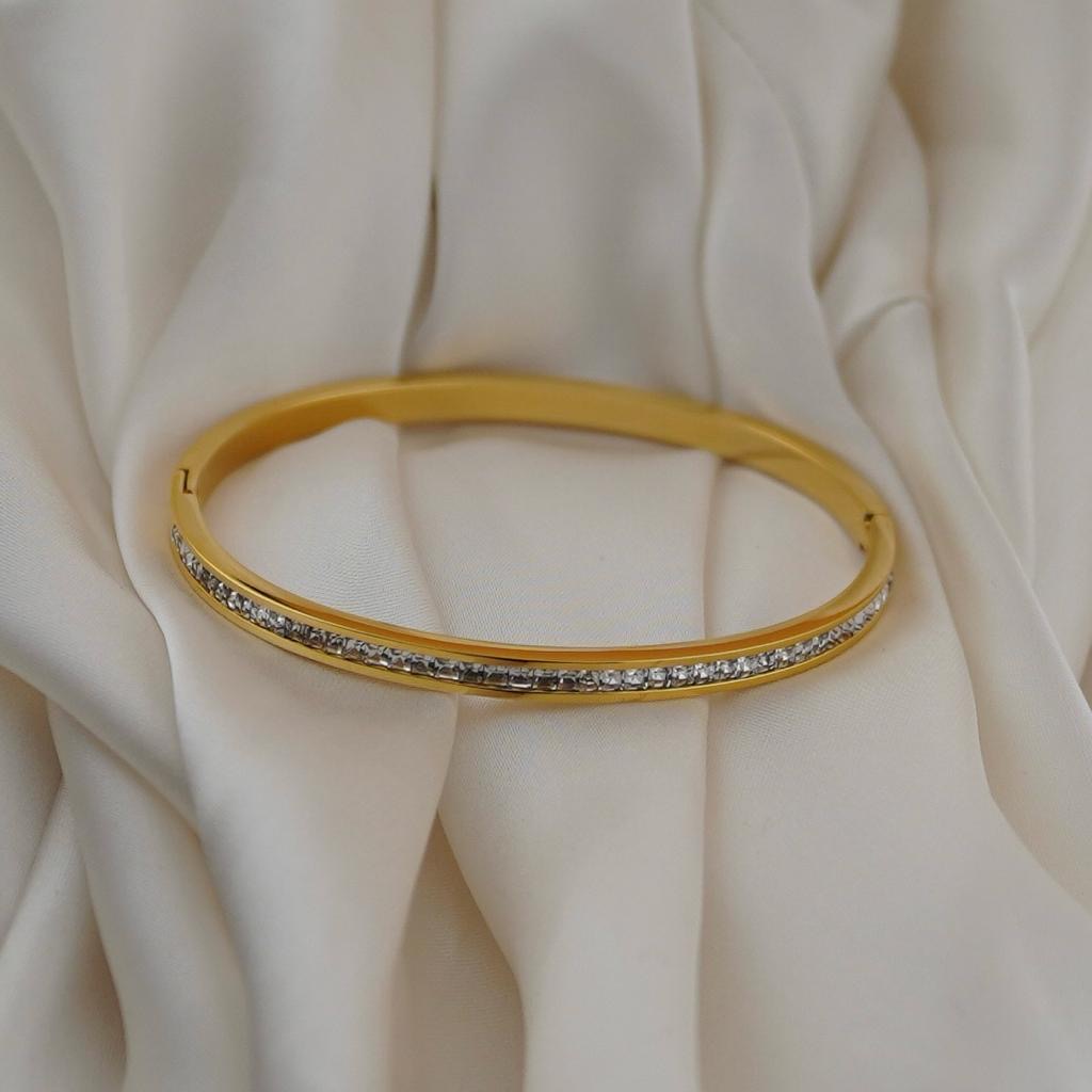 CRYSTAL BANGLE (GOLD) Media 3 of 4